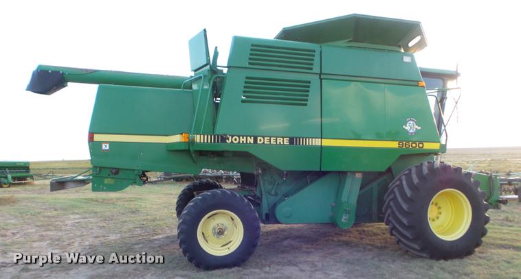 image for item DA4551 1998 John Deere 9600 combine