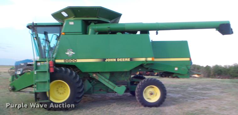image for item DA4551 1998 John Deere 9600 combine