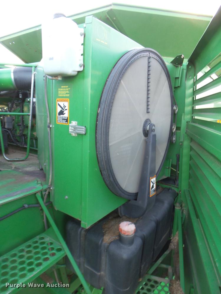 image for item DA4551 1998 John Deere 9600 combine