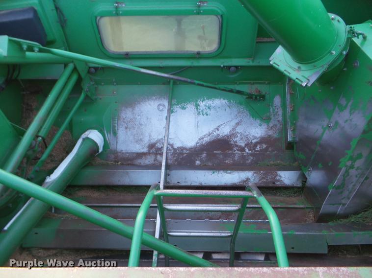 image for item DA4551 1998 John Deere 9600 combine