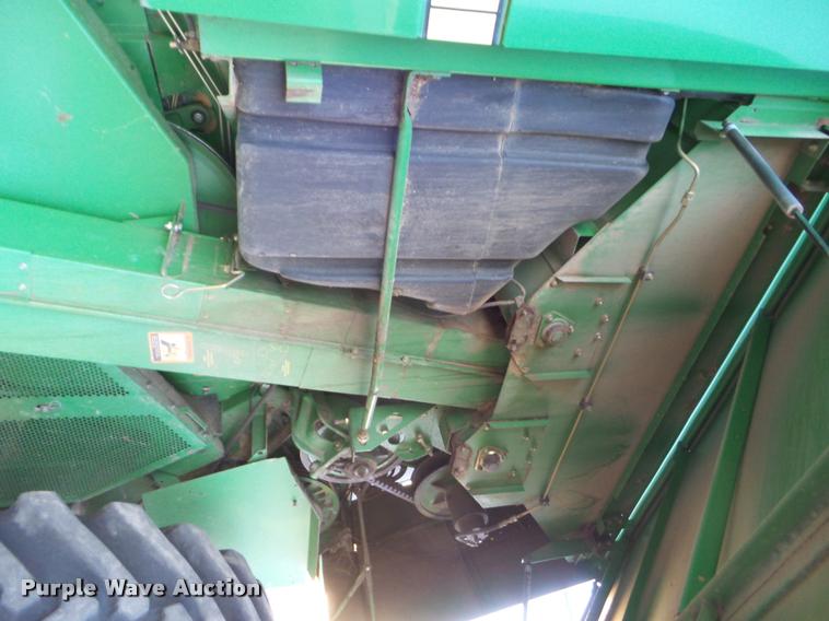 image for item DA4551 1998 John Deere 9600 combine