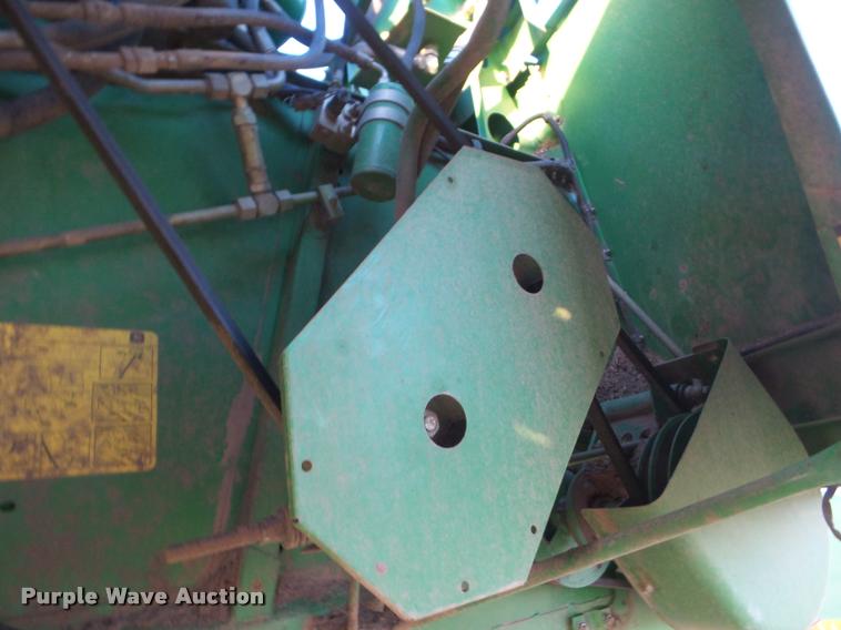 image for item DA4551 1998 John Deere 9600 combine