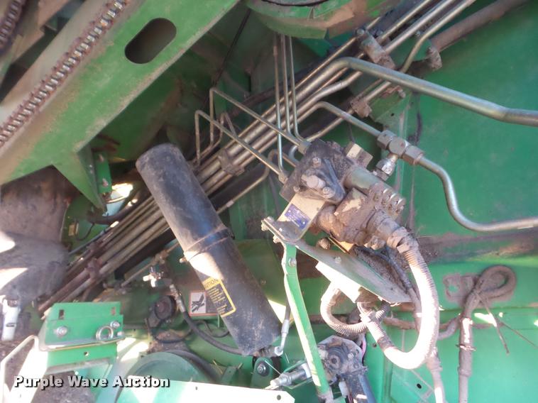 image for item DA4551 1998 John Deere 9600 combine