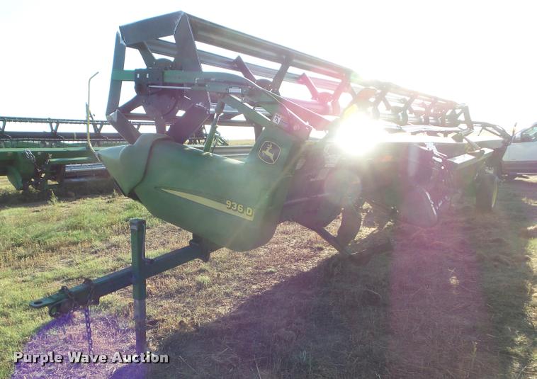 image for item DA4552 2005 John Deere 936D draper head