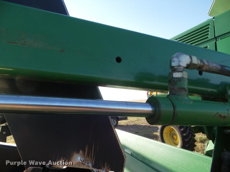 image for item DA4552 2005 John Deere 936D draper head