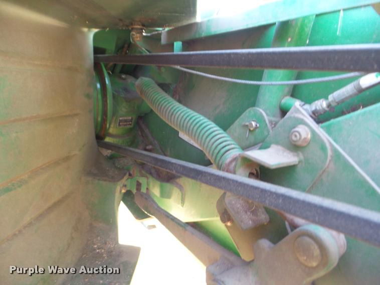 image for item DA4552 2005 John Deere 936D draper head