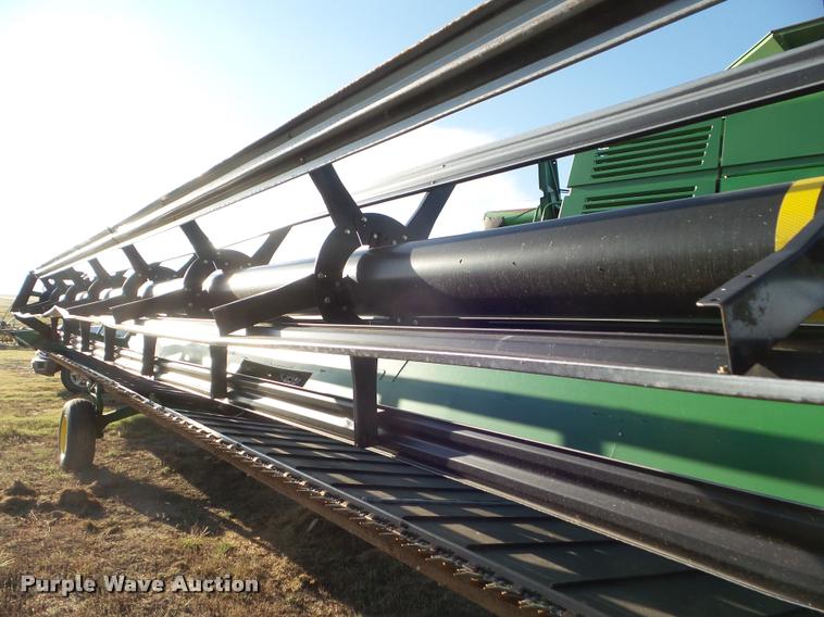 image for item DA4552 2005 John Deere 936D draper head