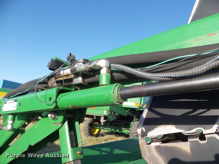 image for item DA4552 2005 John Deere 936D draper head