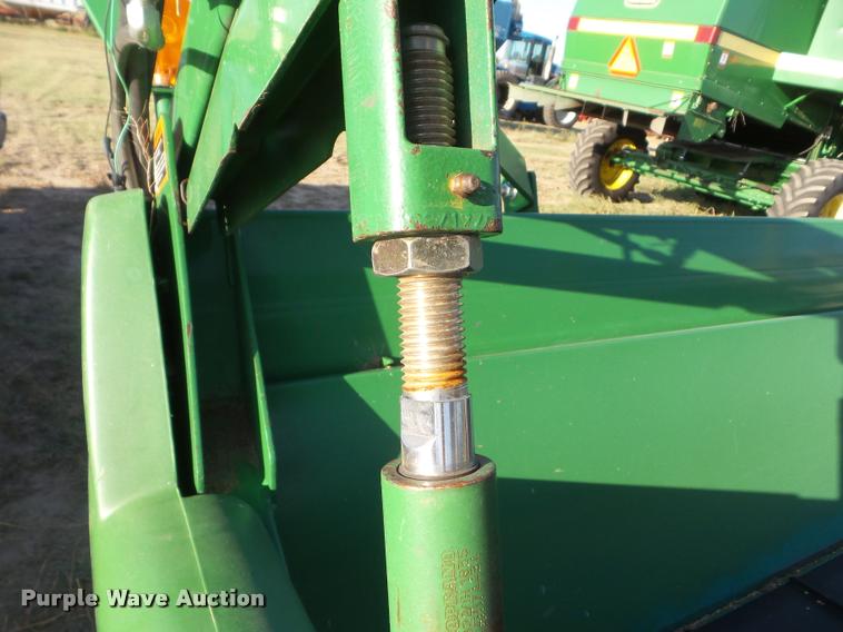 image for item DA4552 2005 John Deere 936D draper head
