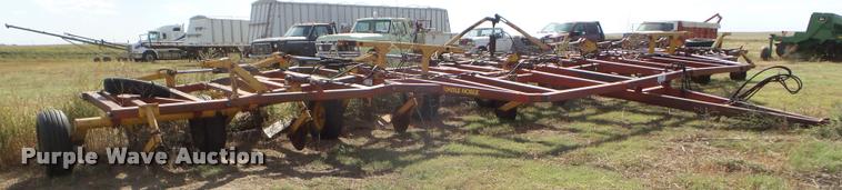 image for item DA4555 1981 Versatile Noble 9600 sweep plow