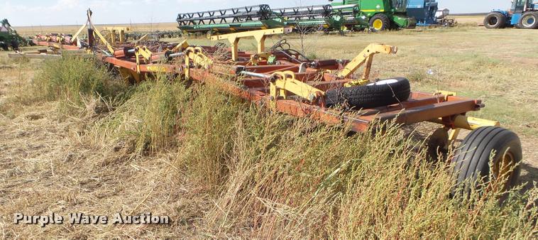 image for item DA4555 1981 Versatile Noble 9600 sweep plow