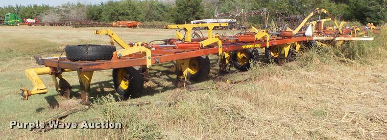 image for item DA4555 1981 Versatile Noble 9600 sweep plow
