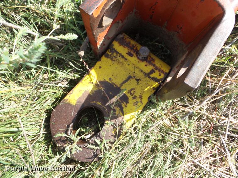 image for item DA4555 1981 Versatile Noble 9600 sweep plow