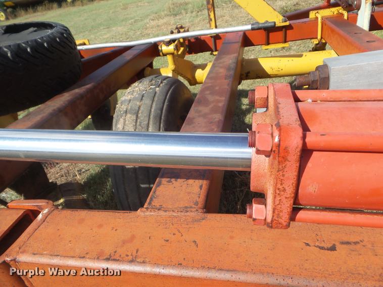 image for item DA4555 1981 Versatile Noble 9600 sweep plow