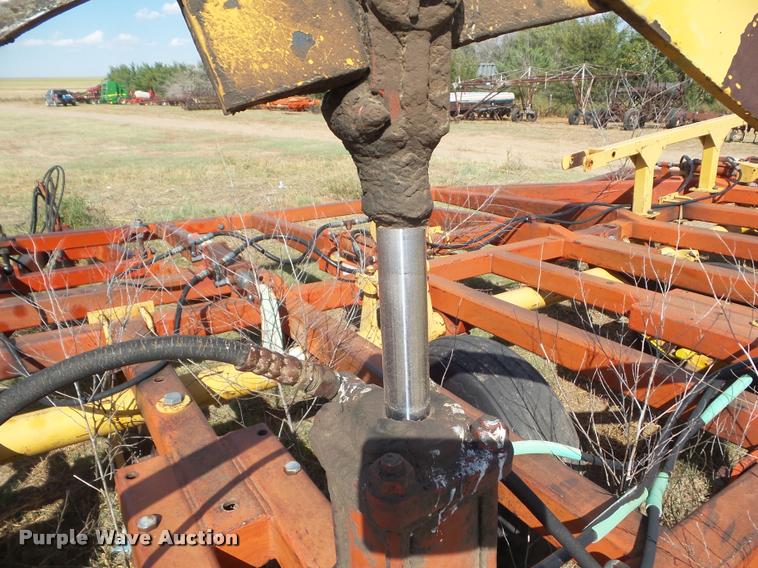 image for item DA4555 1981 Versatile Noble 9600 sweep plow