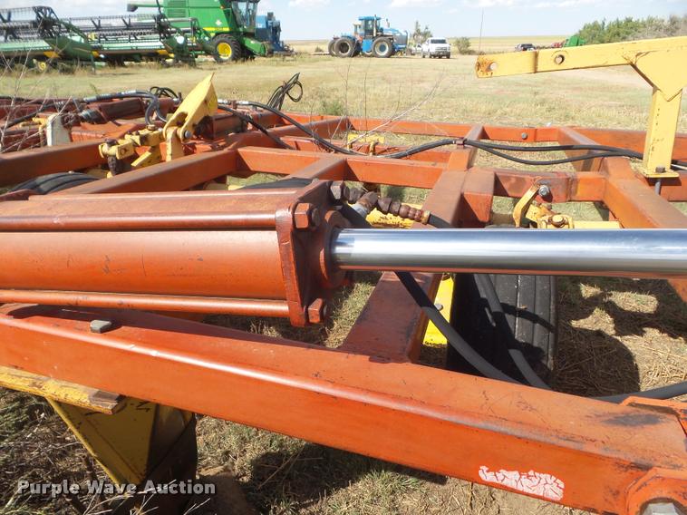 image for item DA4555 1981 Versatile Noble 9600 sweep plow