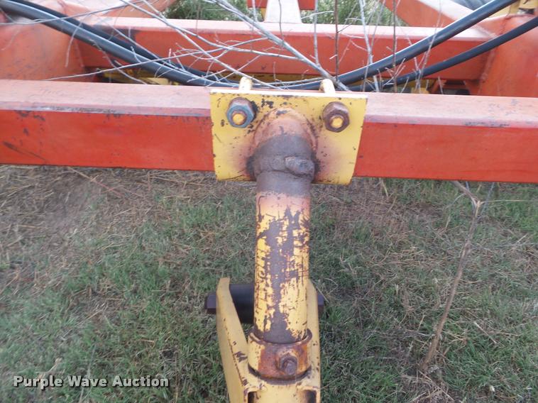 image for item DA4555 1981 Versatile Noble 9600 sweep plow