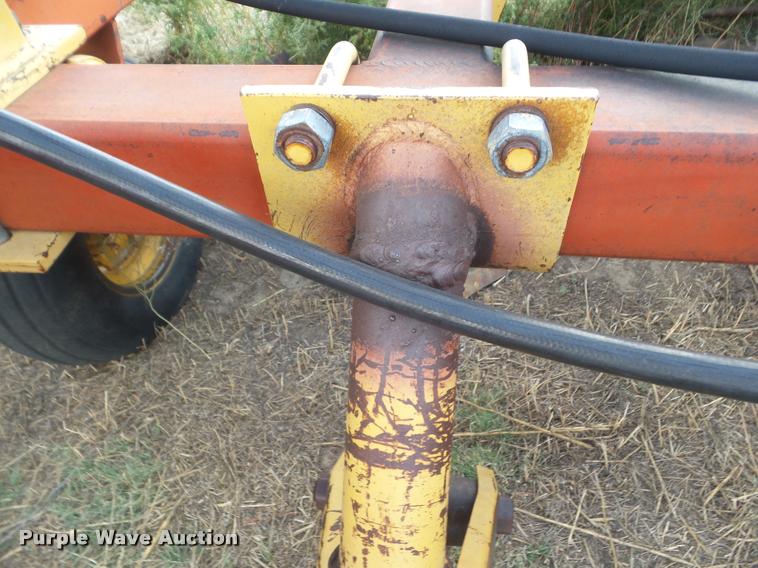 image for item DA4555 1981 Versatile Noble 9600 sweep plow