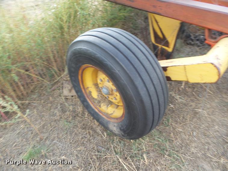 image for item DA4555 1981 Versatile Noble 9600 sweep plow