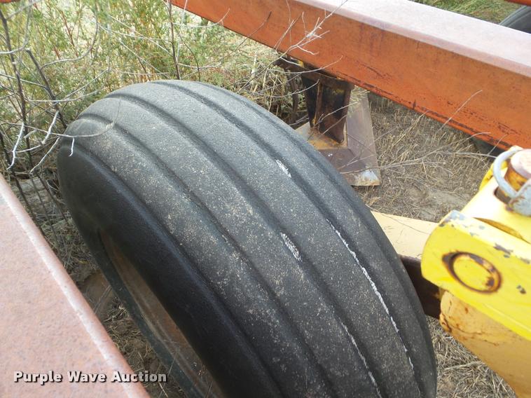 image for item DA4555 1981 Versatile Noble 9600 sweep plow