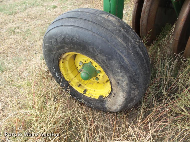 image for item DA4556 (5) John Deere 9400 grain drills