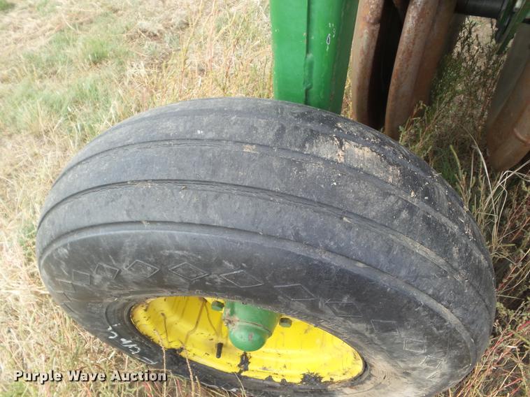 image for item DA4556 (5) John Deere 9400 grain drills