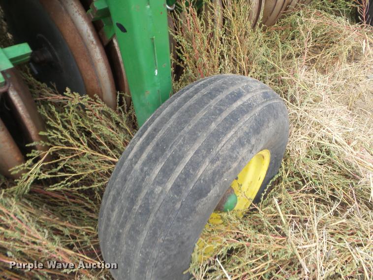 image for item DA4556 (5) John Deere 9400 grain drills