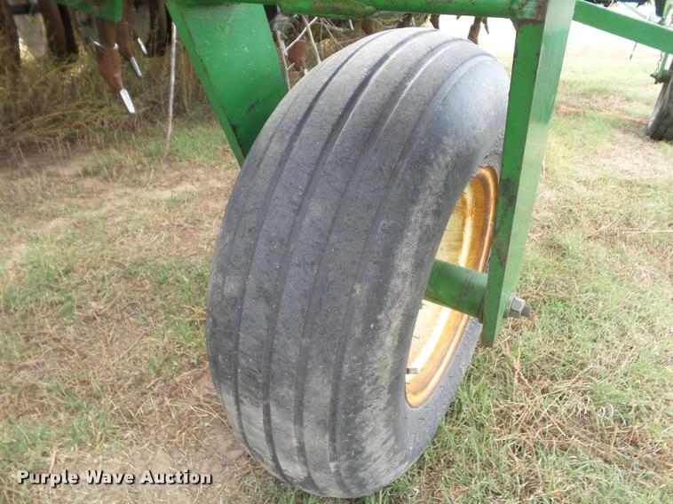 image for item DA4556 (5) John Deere 9400 grain drills