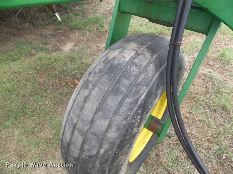 image for item DA4556 (5) John Deere 9400 grain drills