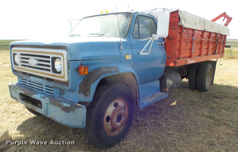 image for item DA4557 1981 Chevrolet C60 grain truck