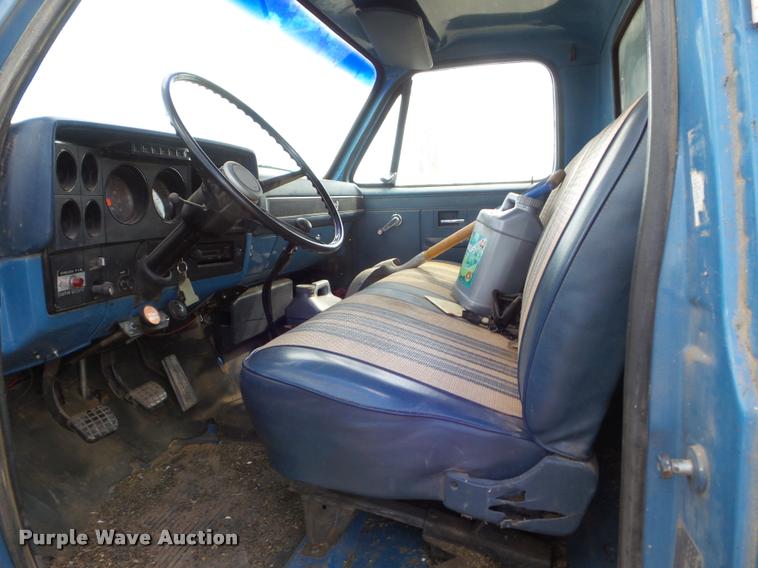 image for item DA4557 1981 Chevrolet C60 grain truck