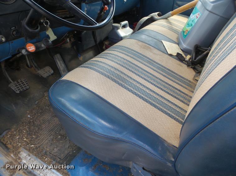 image for item DA4557 1981 Chevrolet C60 grain truck