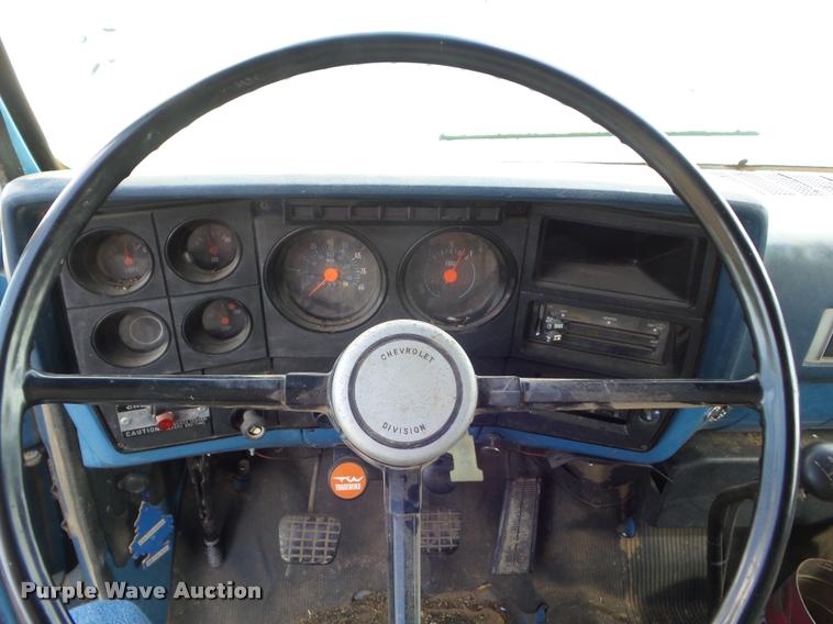 image for item DA4557 1981 Chevrolet C60 grain truck