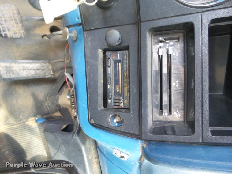 image for item DA4557 1981 Chevrolet C60 grain truck