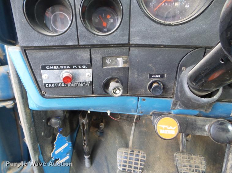 image for item DA4557 1981 Chevrolet C60 grain truck