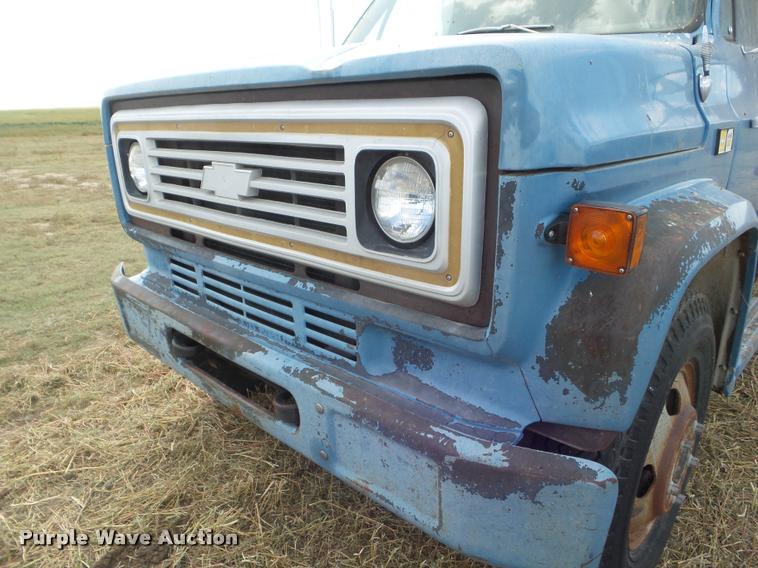 image for item DA4557 1981 Chevrolet C60 grain truck