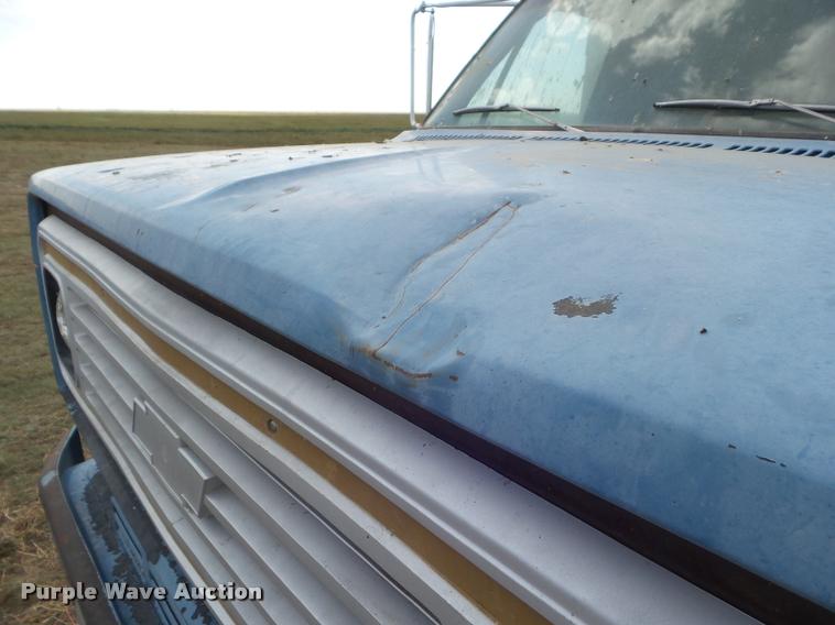 image for item DA4557 1981 Chevrolet C60 grain truck