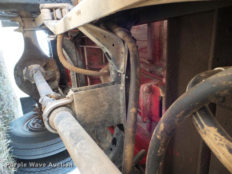 image for item DA4557 1981 Chevrolet C60 grain truck