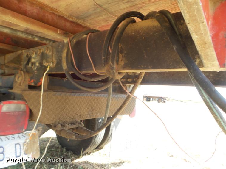 image for item DA4557 1981 Chevrolet C60 grain truck