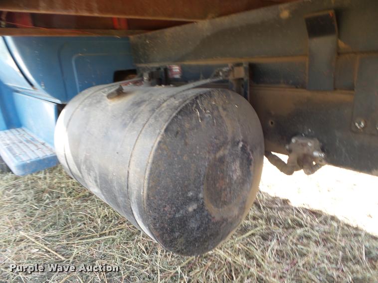 image for item DA4557 1981 Chevrolet C60 grain truck