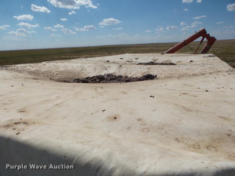 image for item DA4557 1981 Chevrolet C60 grain truck