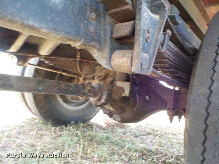 image for item DA4557 1981 Chevrolet C60 grain truck