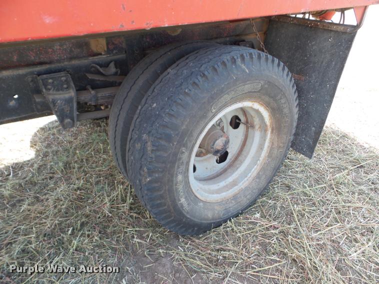 image for item DA4557 1981 Chevrolet C60 grain truck