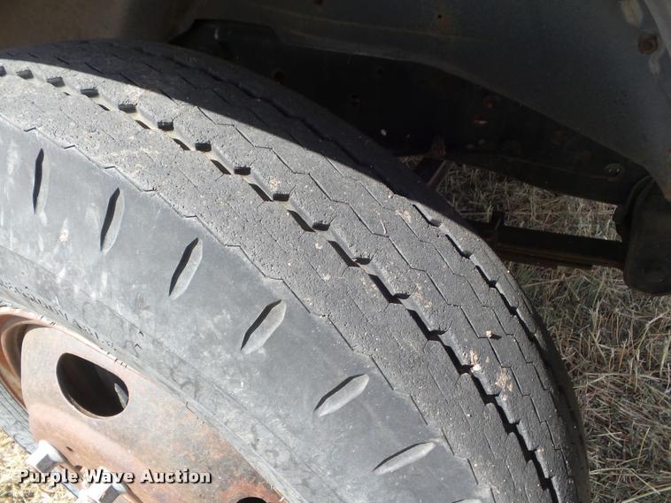 image for item DA4557 1981 Chevrolet C60 grain truck