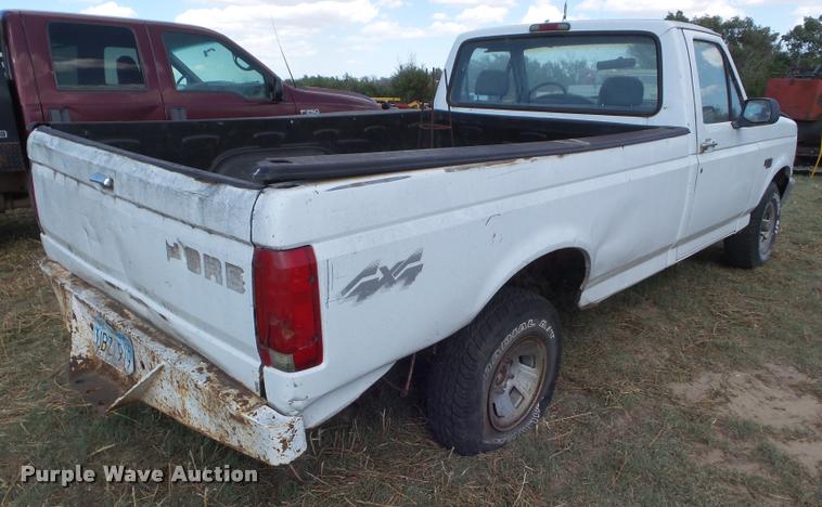 image for item DA4559 1995 Ford F150 pickup truck