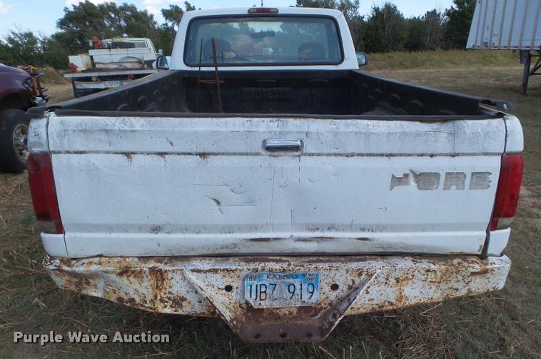 image for item DA4559 1995 Ford F150 pickup truck