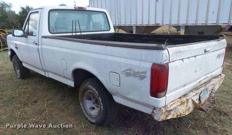 image for item DA4559 1995 Ford F150 pickup truck