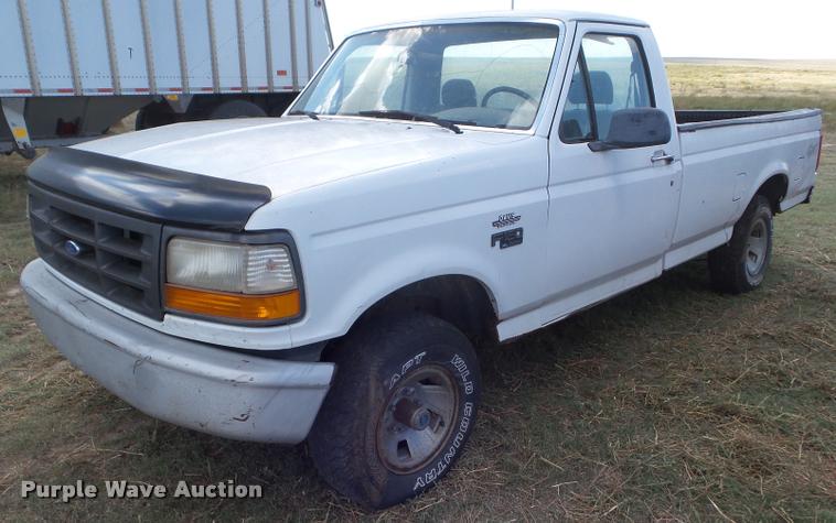 image for item DA4559 1995 Ford F150 pickup truck