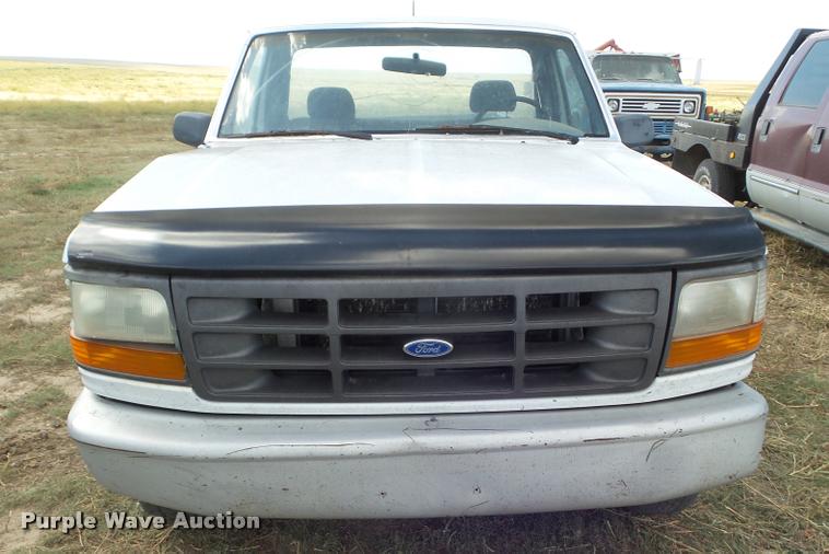 image for item DA4559 1995 Ford F150 pickup truck