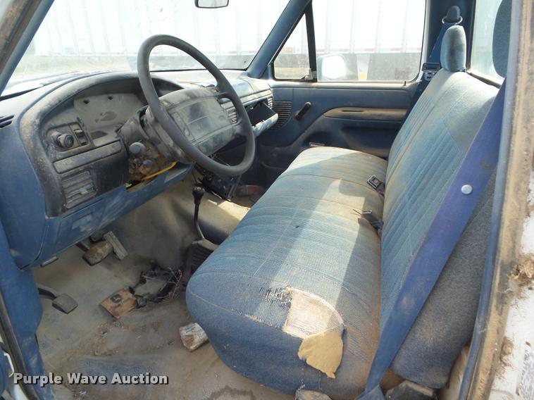 image for item DA4559 1995 Ford F150 pickup truck